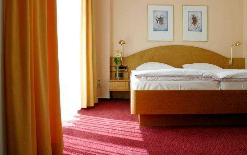 Kurfuerstendamm Am Adenauerplatz 3* Berlino